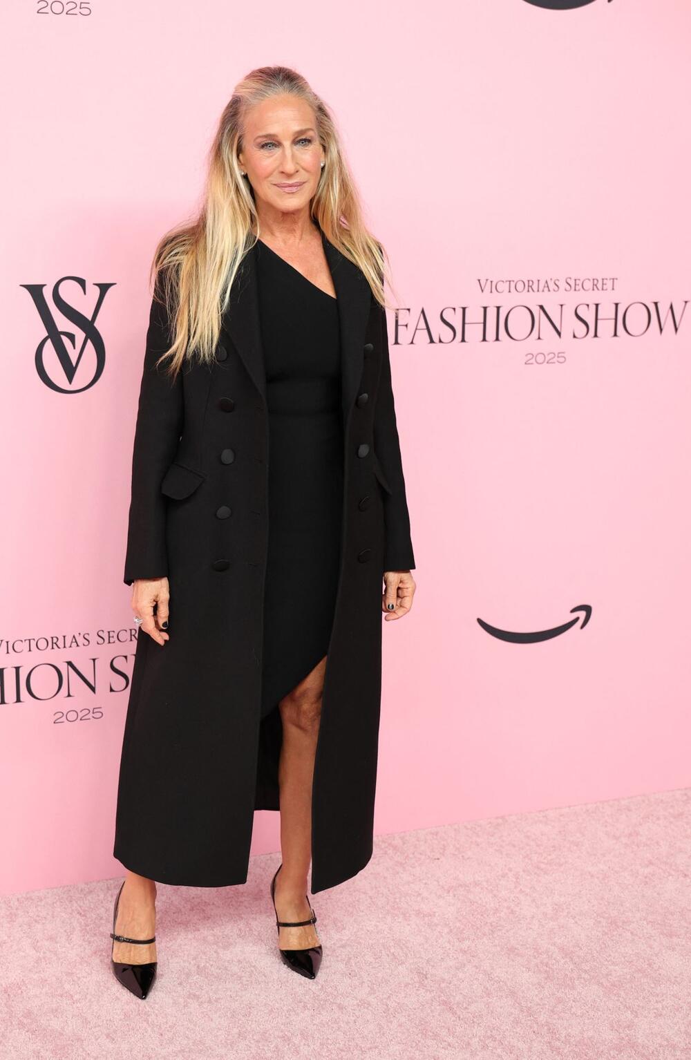 SARA NA VIKTORIJA SECRET MODNOJ REVIJI 2025.