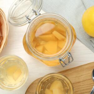 Univerzalni recept za najukusniji kompot za zimnicu: Trajaće i jačaće vam zdravlje do marta bez obzira koje voće birate