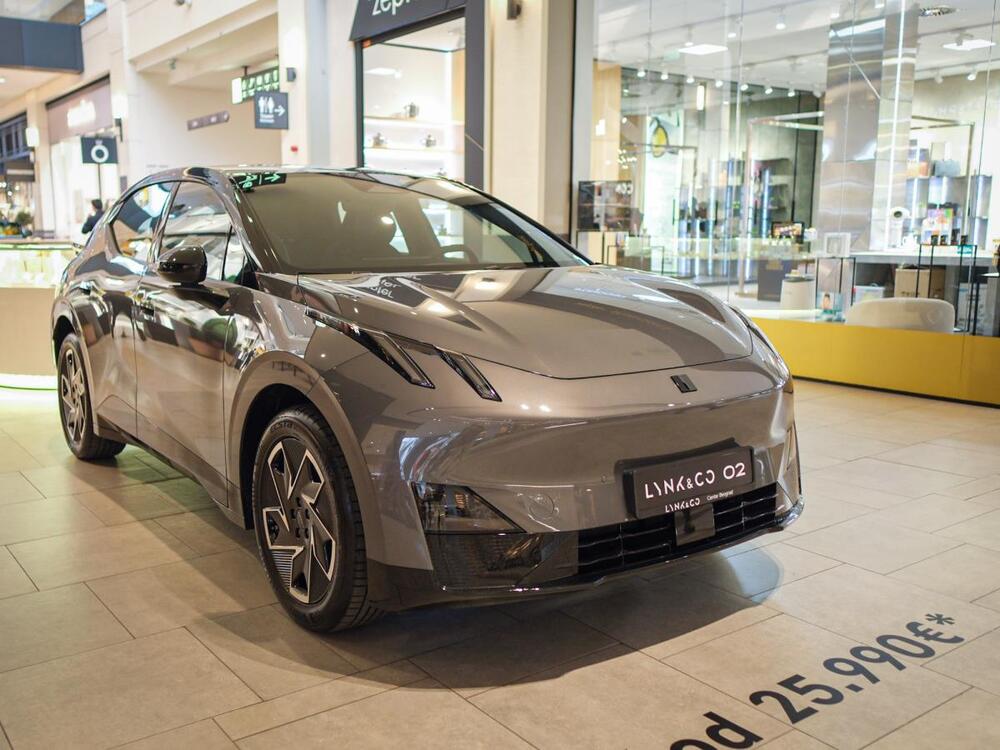 <p>Danas je svečano počela Galerija Automobila Srbije 2025, automobilski spektakl koji je Beograd pretvorio u centar automobilskog sveta. Manifestaciju organizuje Mondo, deo kompanije WMG (Wireless Media Group).</p>