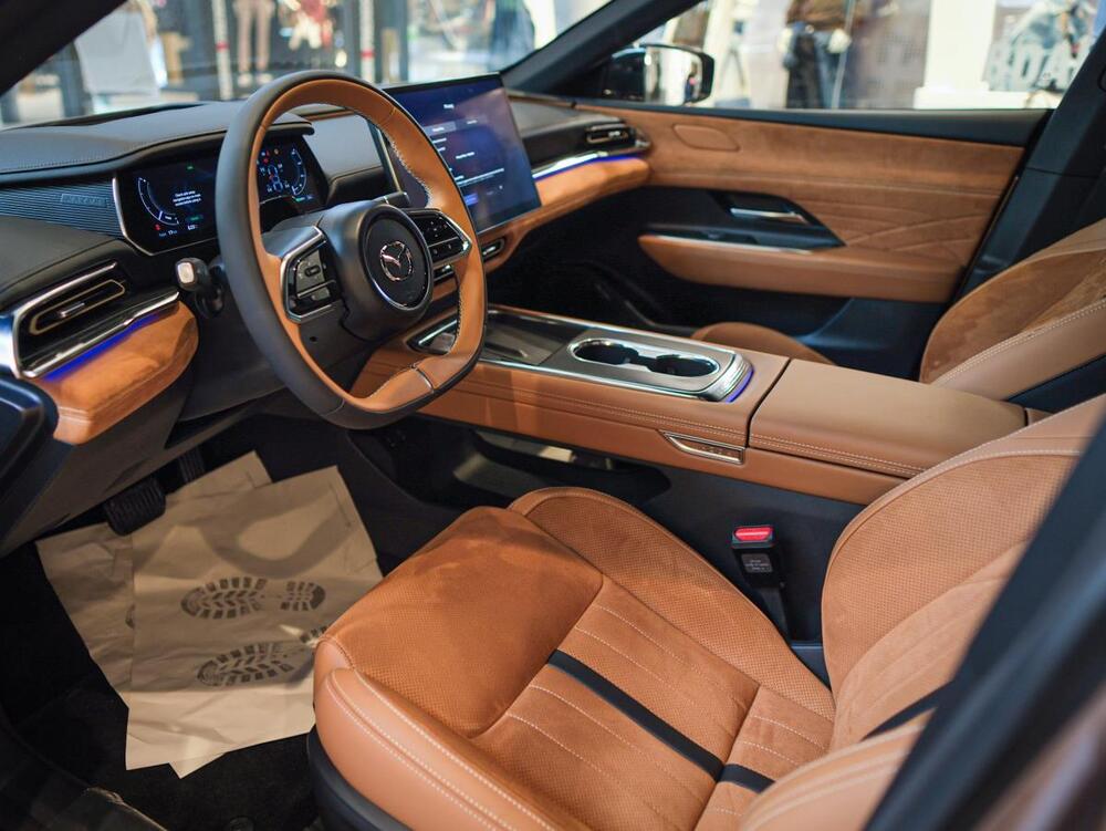 <p>Danas je svečano počela Galerija Automobila Srbije 2025, automobilski spektakl koji je Beograd pretvorio u centar automobilskog sveta. Manifestaciju organizuje Mondo, deo kompanije WMG (Wireless Media Group).</p>