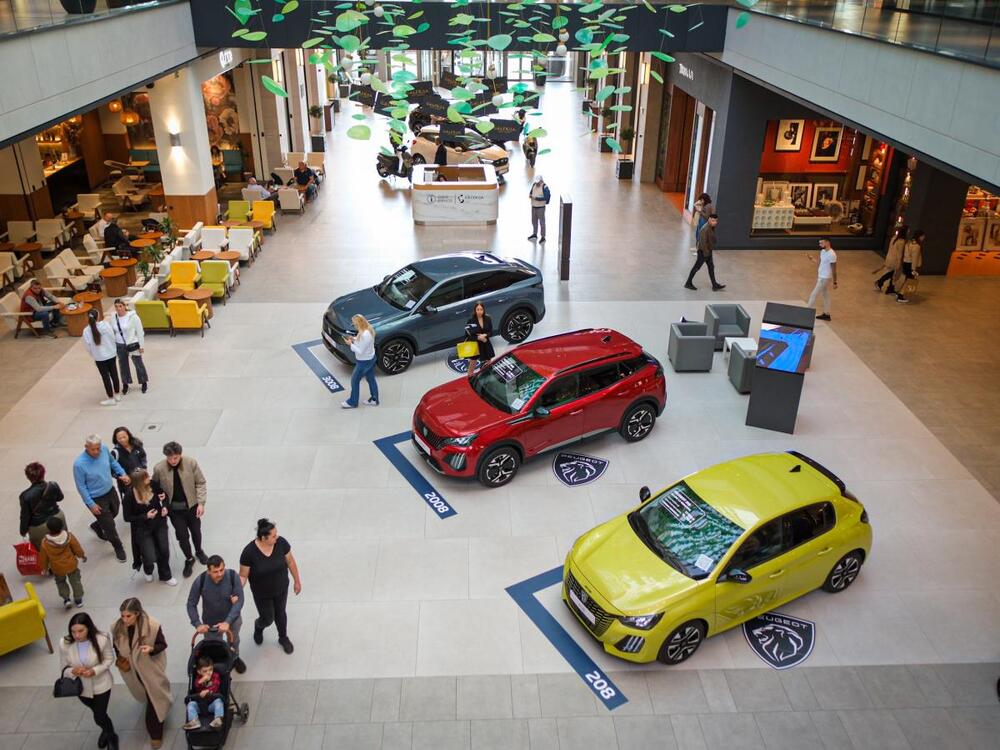 <p>Danas je svečano počela Galerija Automobila Srbije 2025, automobilski spektakl koji je Beograd pretvorio u centar automobilskog sveta. Manifestaciju organizuje Mondo, deo kompanije WMG (Wireless Media Group).</p>