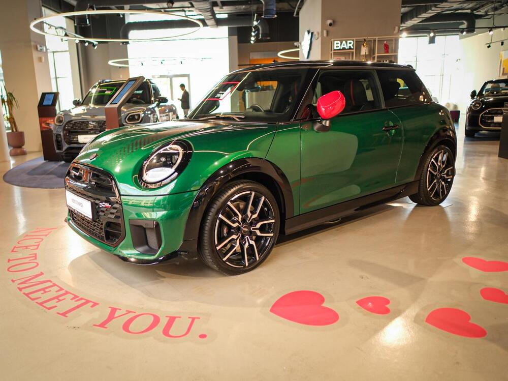 <p>Danas je svečano počela Galerija Automobila Srbije 2025, automobilski spektakl koji je Beograd pretvorio u centar automobilskog sveta. Manifestaciju organizuje Mondo, deo kompanije WMG (Wireless Media Group).</p>