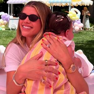 U dom manekenke stiže beba: Lepu vest podelila na Instagramu uz prelepu fotografiju trudničkog stomačića