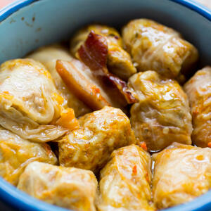 Ako se uvek pitate zašto nisu iste, evo odgovora: Tajni sastojak bakinih sarmi, dodajte u meso i dogodiće se magija