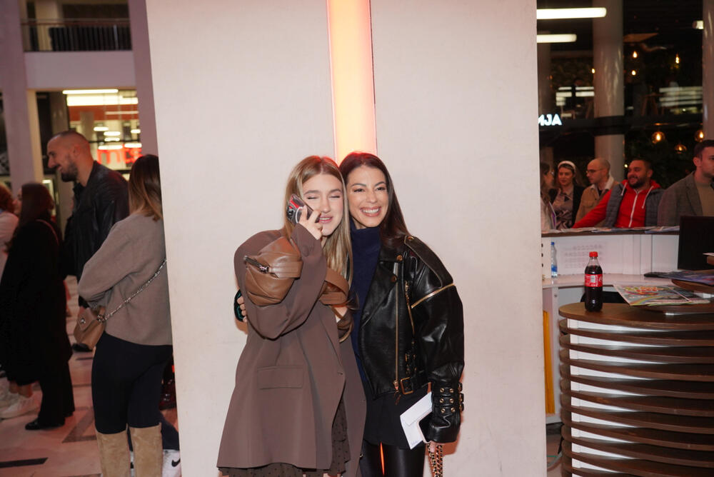 <p>Oni mogu da budu uzor svakom paru koji želi da zajedno provede život u harmoniji, poštovanju uprkos svemu što se na njihovom putu nađe </p>