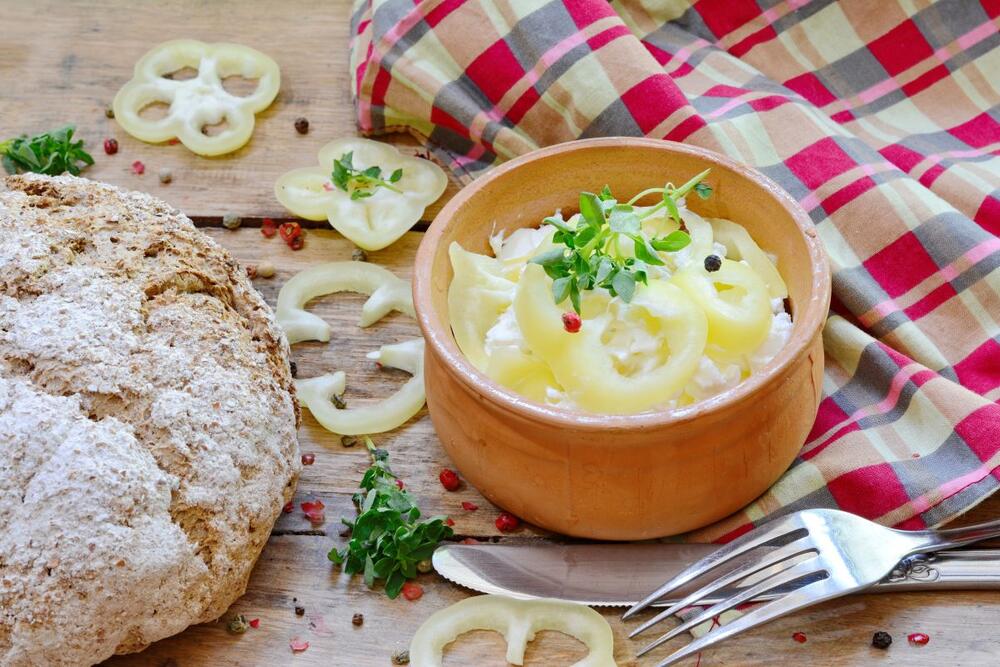 Seckane paprike u kiseloj pavlaci za zimnicu