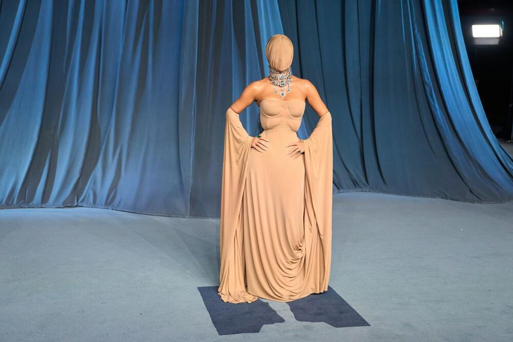 KIM JE UVEK ZNALA DA ŠOKIRA JAVNOST 