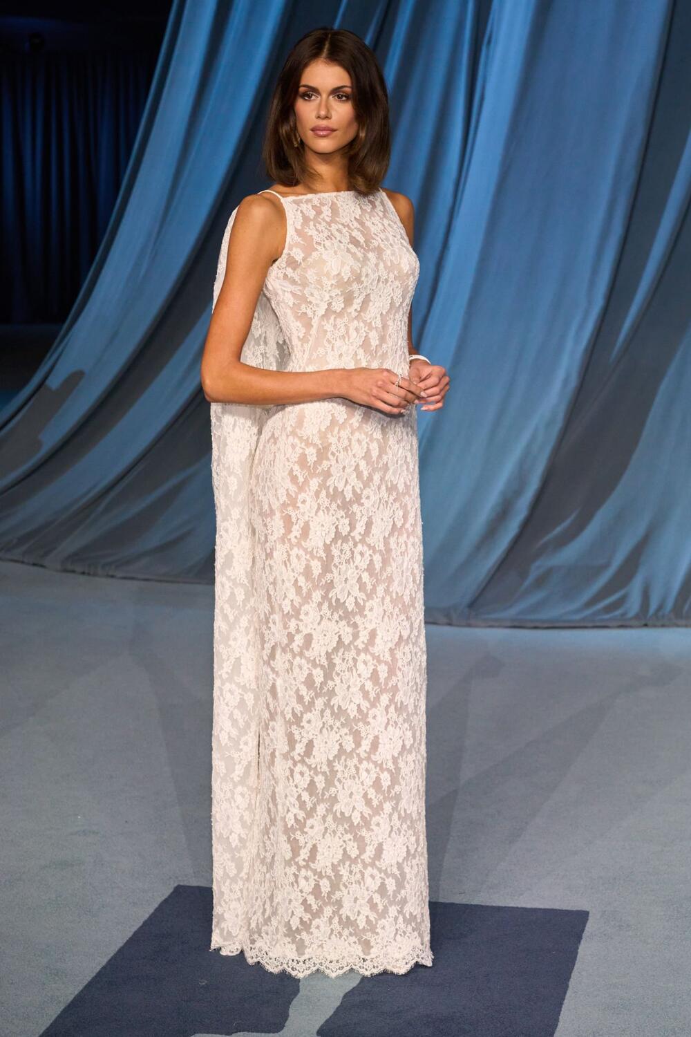 Kaja Gerber u nestvarnoj Givenchy haljini od čipke