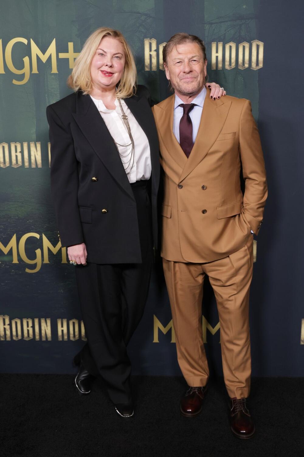 Ešli Mur Bin i Šon Bin na premijeri serije 'Robin Hud' u Los Anđelesu