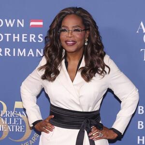 Ako želite da vam struk izgleda kao kod tinejdžerki obucite kao Opra Vinfri: Punačke dame će ovu haljinu obožavati