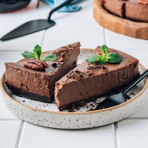 Bez pečenja i kuvanja filova: Brza i kremasta čokoladna poslastica topi se u ustima i miluje nepca (RECEPT)