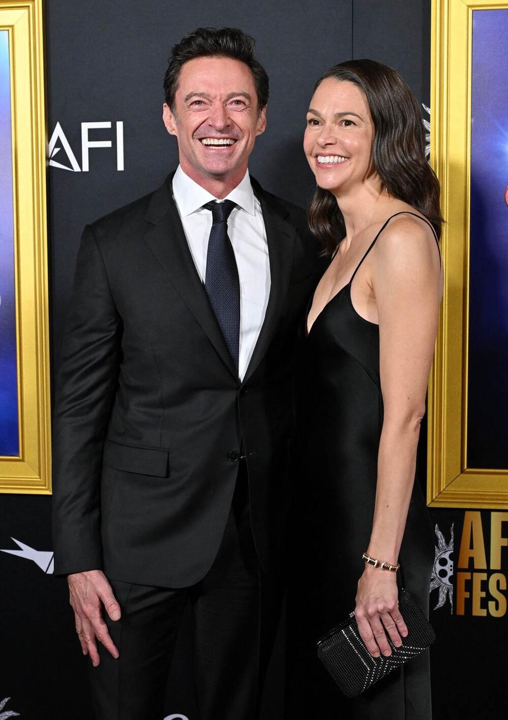 Hju Džekmen, Saton Foster