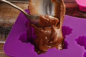 Posni sitni kolači od 2 sastojka: Ne peku se, lagani su i osvajaju moćnim voćno-čokoladnim ukusom