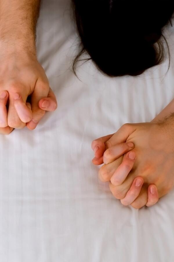 Zašto neki ljudi izgovaraju ime bivšeg partnera tokom seksa? Doktor objasno usled čega se to dešava