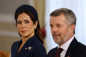 Cipele od 1.000 evra zvezda modnog izdanja: Kraljica Meri zna kako da jednostavnu kombinaciju učini SPEKTAKULARNOM