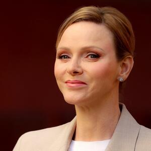 Moćan stajling Šarlin od Monaka nosila bi odmah i Kejt Midlton: Novo modno poglavlje najtužnije evropske princeze