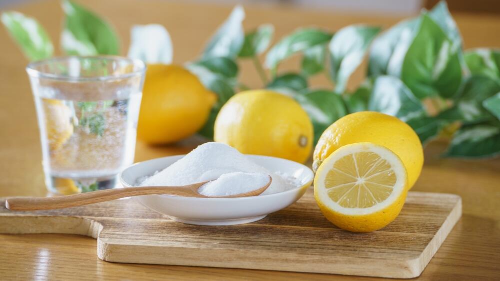 Limuntus (limunska kiselina) je odlično sredstvo za čišćenje koje efikasno uklanja kamenac, mrlje od sapuna, krečnjaka i rđe, a takođe deluje i kao dezinfekciono sredstvo. Može se koristiti samostalno u vidu rastvora ili u kombinaciji sa sodom bikarbonom za jači efekat. 