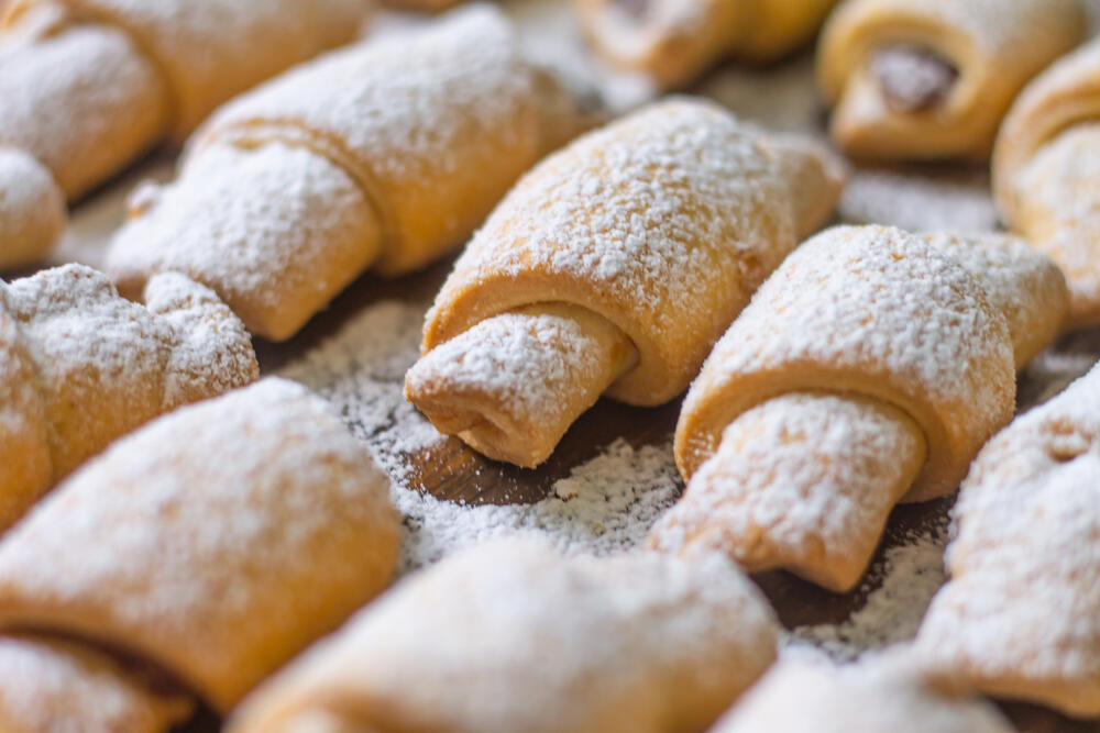 Domaće slatke kiflice sa nadevom kokosa i bez kvasca