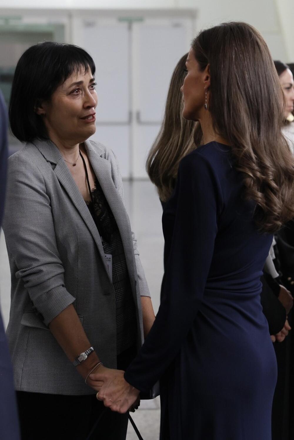 <p>Jedna od retkih žena u kraljevskim krugovima koja ne mari za potpis, već uvek odećom šalje jasnu poruku vodeči računa o svakom detalju </p>