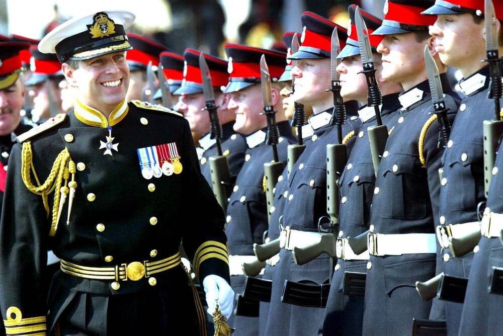 Princ Endru,  brat aktuelnog britanskog kralja Čarlsa III i sin i miljenik pokojne kraljice Elizabete II, ubuduće će biti građanin Endru Mauntbaten Vindzor.