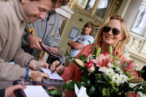 Pred njom su padale vilice, zamalo je postala srpska snajka: Čuvena glumica danas je potpuno neprepoznatljiva