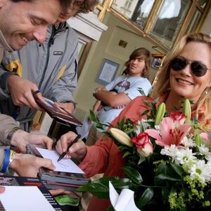 Pred njom su padale vilice, zamalo je postala srpska snajka: Čuvena glumica danas je potpuno neprepoznatljiva