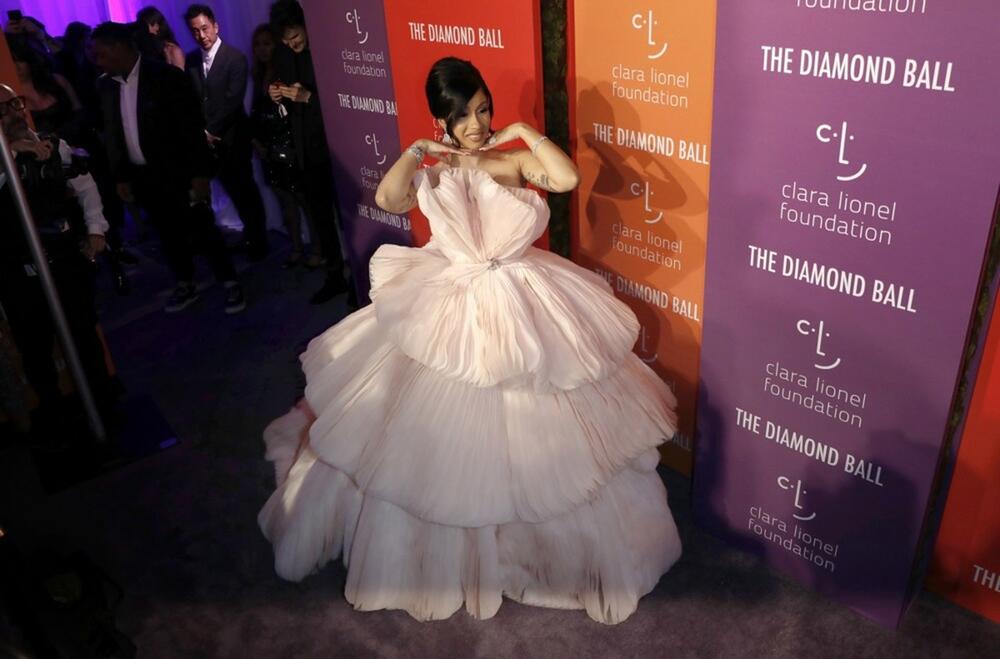 KARDI BI NE PERE KOSU MESECIMA 