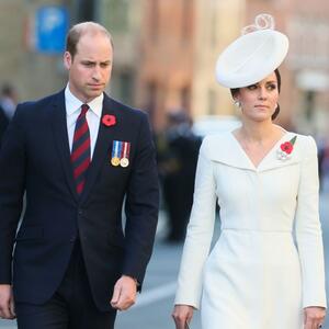 Hitno se oglasila Palata: Princ Vilijam i Kejt Midlton intimnom porukom uzdrmali čitav svet