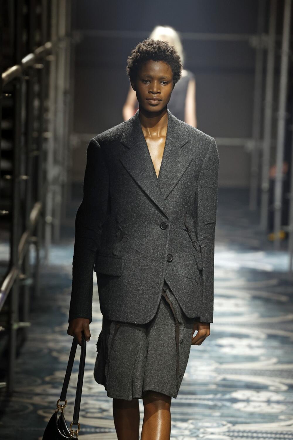 Siva Prada suknja od vune