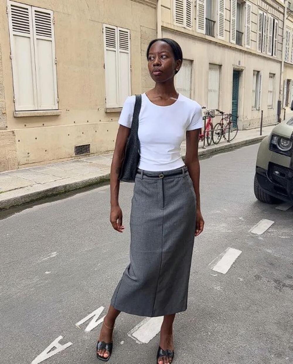 <p>Godinama je ovaj model suknje smatran delom bapskog stila, ali dizajneri su odlučni da to promene. I trendseterke su oduševljene ovim povratkom klasici!</p>