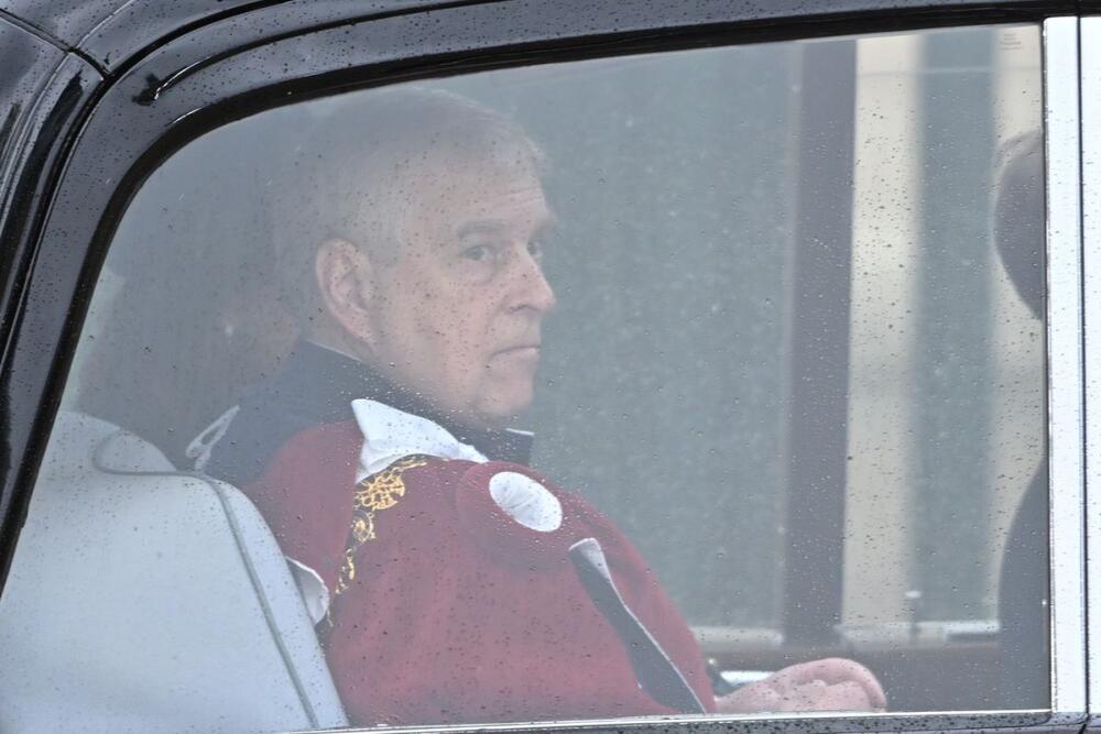 Endru Mauntbaten Vindzor pred krunisanje njegovog brata Čarlsa III