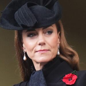 Ako želite kaput za sva vremena, Kejt Midlton zna šta da tražite! Njen je ženstven, klasičan i dragocena modna lekcija