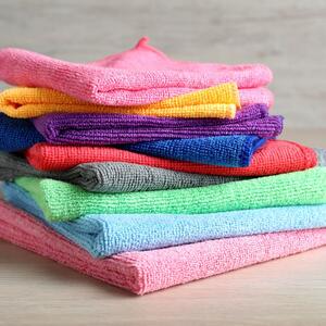 Kako pravilno prati mikrofiber krpe? Ako su počele da "mrljaju" to je zbog jedne, veoma česte greške