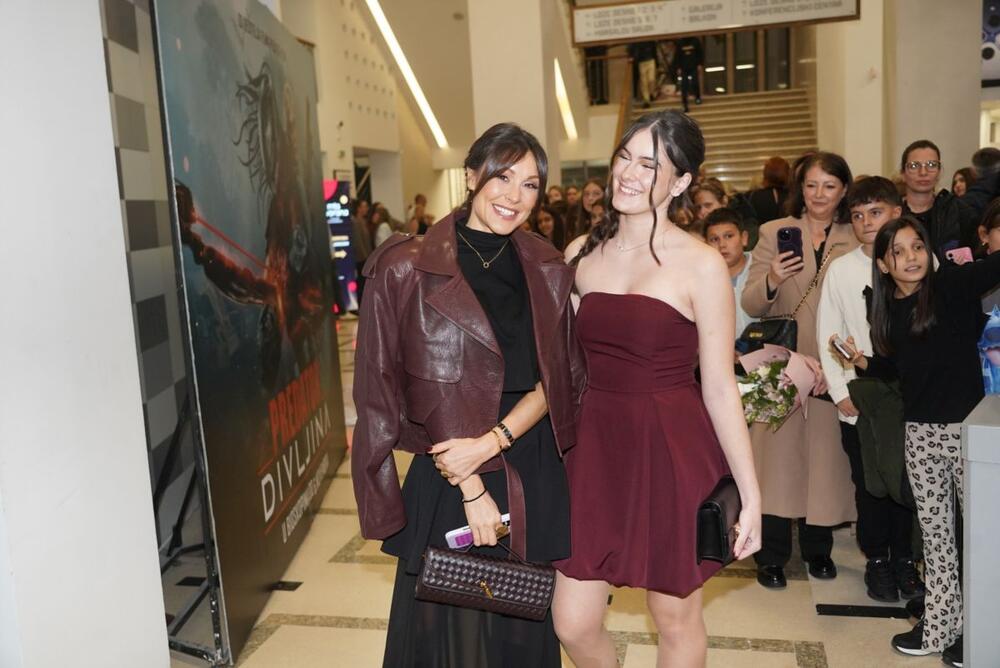 Dragana Mićalović i Vera Ćetković na premijeri filma "Hajduk u Beogradu"