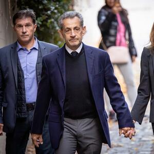 Slobodu su proslavili na kultnom mestu: Ovako su Sarkozi i Karla Bruni proveli prvi dan po njegovom izlasku iz zatvora