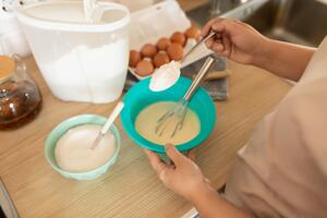 Merenje sastojaka bez kuhinjske vage: Kako precizno izmeriti brašno, šećer, mleko, povrće...?