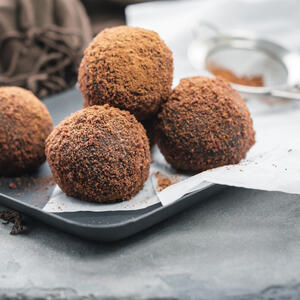 Bez šećera, mleka, ulja, jaja... Slatke posne bombice koje su zvezda svake slavske trpeze prave se očas posla