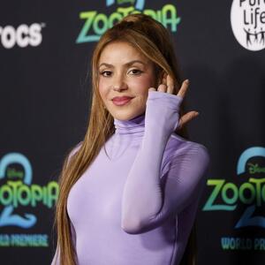 Milan i Saša su porasli i podržavaju mamu na divan način: Šakira modno usklađena sa sinovima na crvenom tepihu