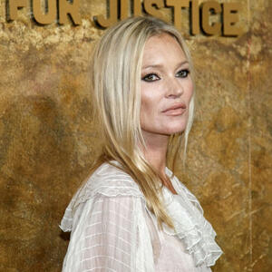 Momentalno smanjuje otečenost i zateže kožu: Trik Kejt Mos za negovan izgled možete odmah isprobati – potpuno besplatno