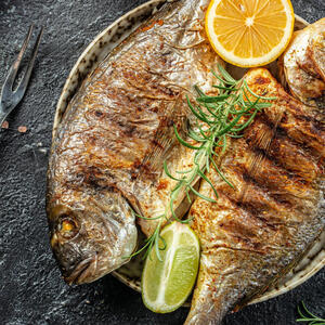 Posni preliv za ribu od limuna: Recept za jeftin i brzi sos koji će svako jelo učiniti još sočnijim i ukusnijim