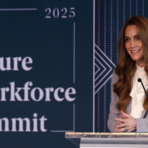 Izbor torbe je sve (prijatno) iznenadio: Šik izdanje Kejt Midlton koje eleganciju diže na viši nivo