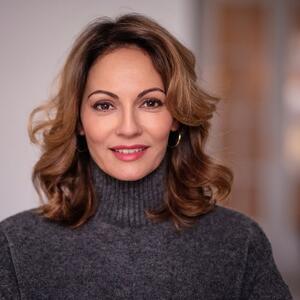 Šta je "estrogensko lice" i kako negovati kožu posle 50? Uz ove savete ćete zadržati elastičnost i mladalački izgled