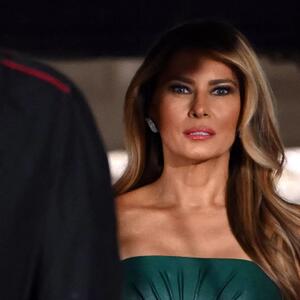 Za susret sa saudijskim princom izabrala "haljinu koja može da ubije": Melanija Tramp moćnim autfitom opčinila bogataša