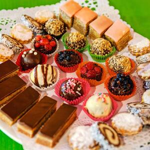 Univerzalna smesa, 10 vrsta kolača (može posno, može mrsno): Najlepši sitni zalogaji koje možete spremiti veče pre slave