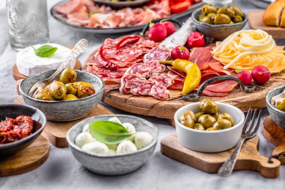 SUHOMESNATO ZAMRZNITE AKO PREOSTANE OD SLAVE 