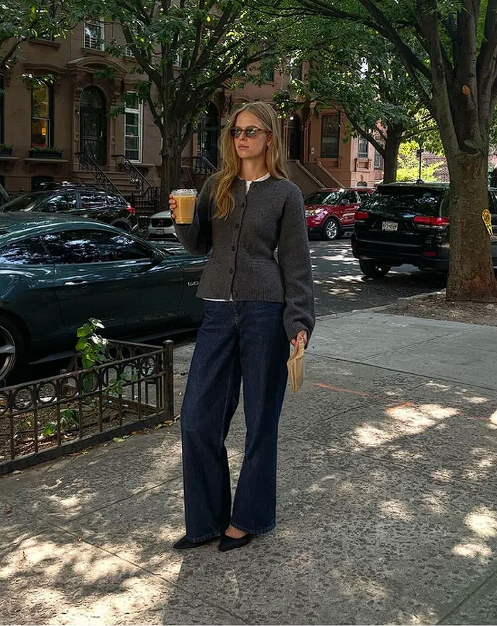 Džemperi koji naglašavaju struk, posebno oni na kopčanje, it su komad ove godine