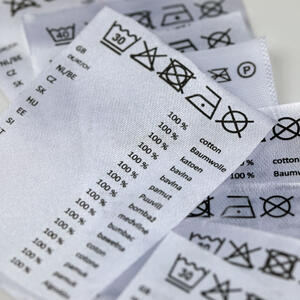 Šta znači krug sa etikete na odeći? Evo na šta treba obratiti pažnju kad je precrtan, a na šta kada je prazan