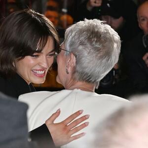 Nakon 40 godina dugog braka ušla u vezu sa ženom: Glumica otkrila detalje ljubavi sa 38 godina mlađom koleginicom