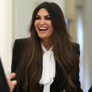 "I Kim Kardašijan ide pokrivenija!" Zbog stajlinga američke ambasadorke i Trampove bivše snahe ljudi su u šoku