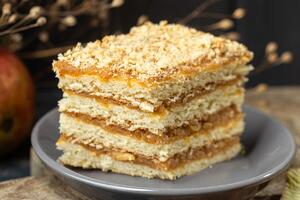 Za najsočniji dezert od jabuka se ne pravi testo: Sipani kolač se pravi na brzinu, a kuća miriše dva dana